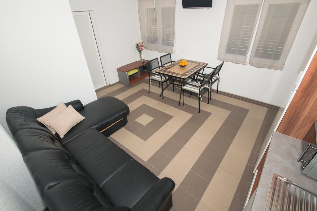 Apartment Afrika Makarska Exterior photo