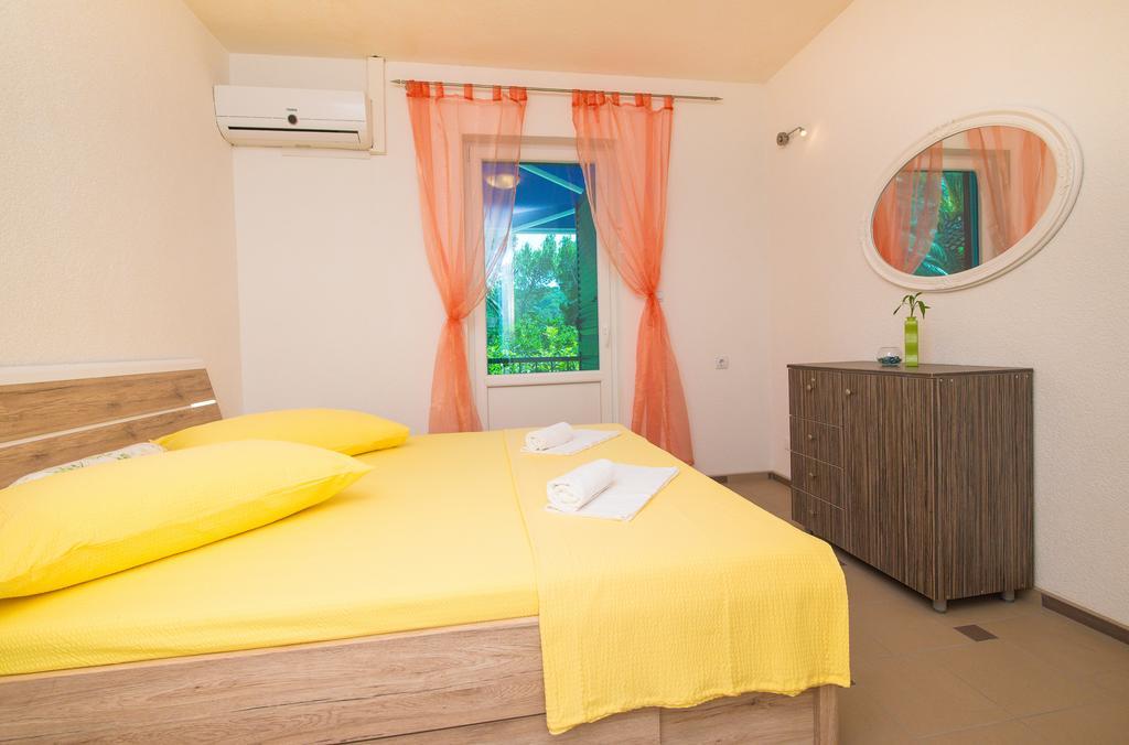 Apartment Afrika Makarska Exterior photo