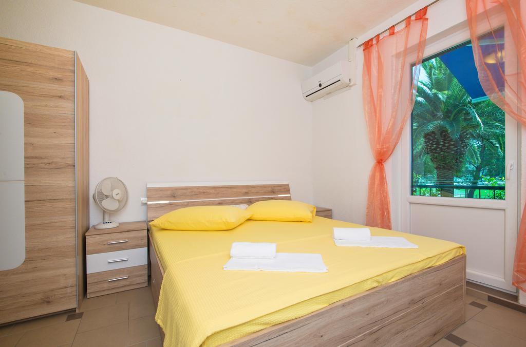 Apartment Afrika Makarska Exterior photo