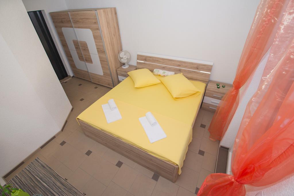 Apartment Afrika Makarska Exterior photo